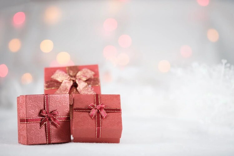 Gifts to Ask For: A Guide to Making Your Wish List This Holiday Season
