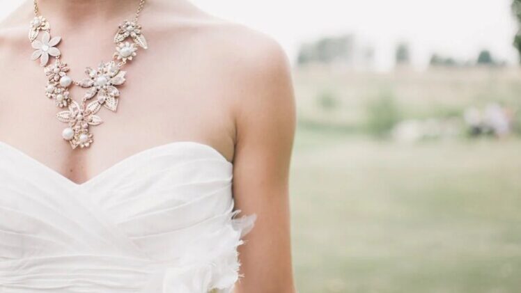 25 Elegant Off-Shoulder Wedding Dresses