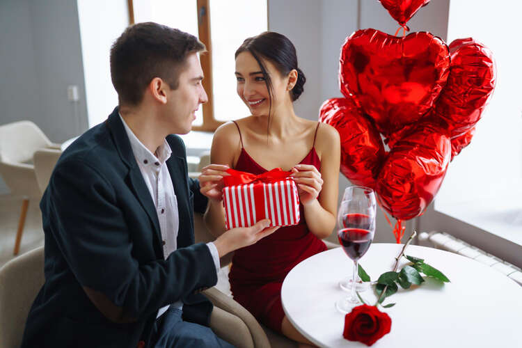 Unique Gifts Ideas for Valentine Day 2024 to Ignite Romance