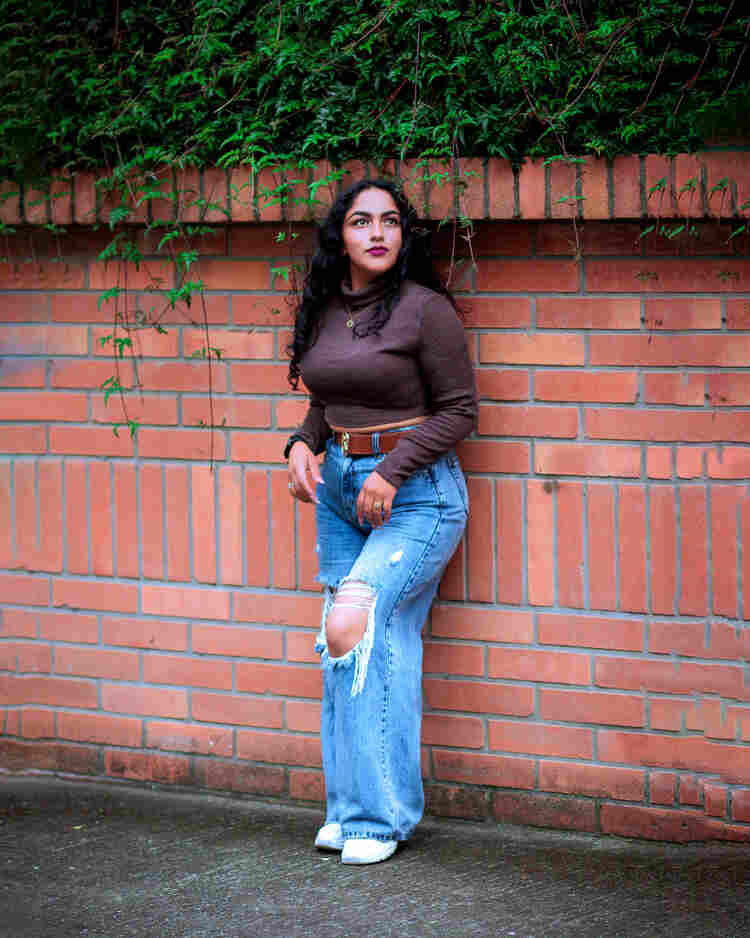 Finding the Right Fit Jeans for Curvy Women